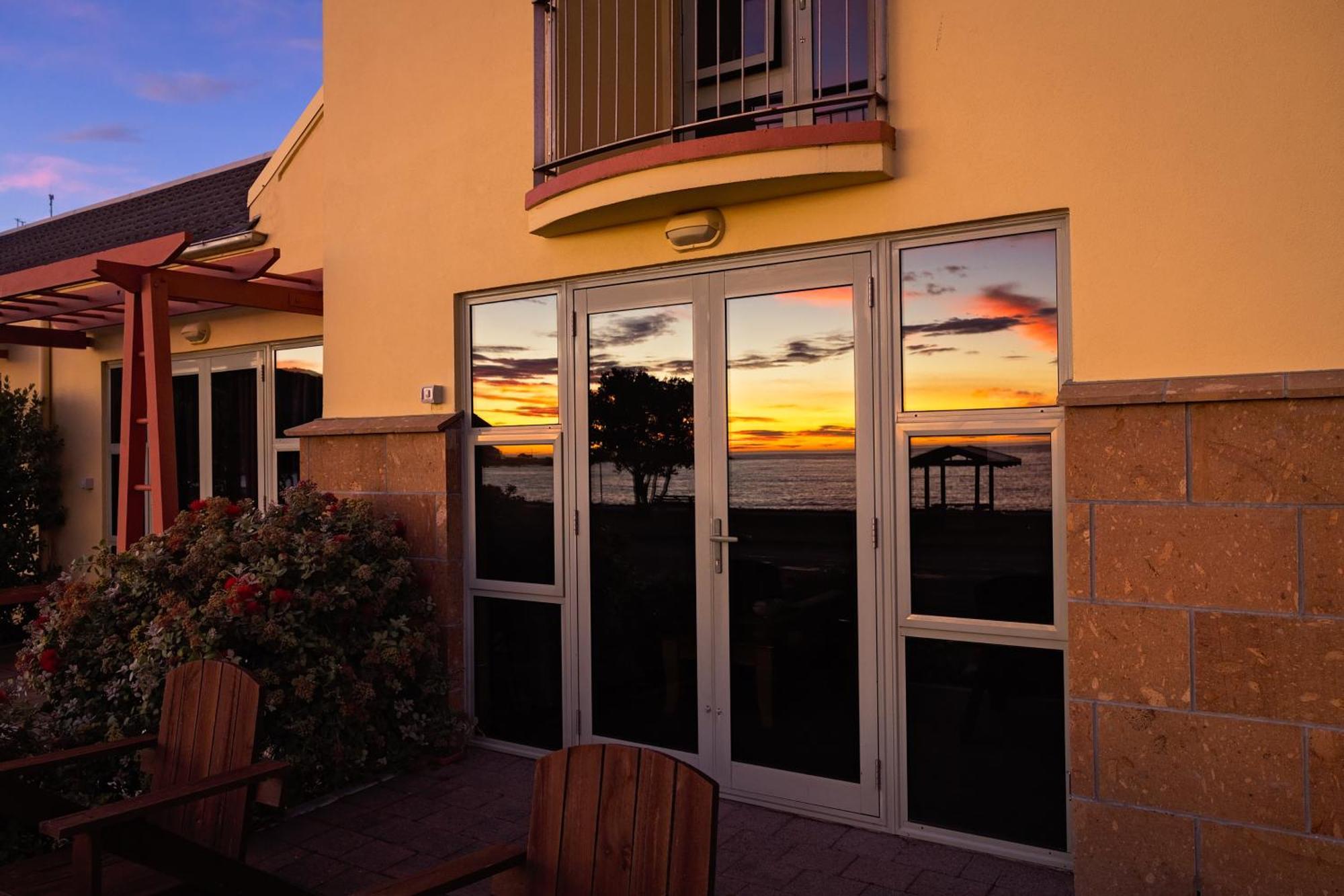 The Anchor Inn Beachfront Motel Καϊκούρα Εξωτερικό φωτογραφία